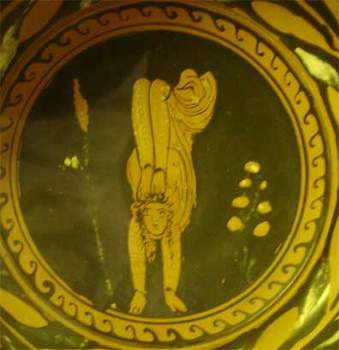 Акробатка. Рисунок на блюде. Древний Рим. Эрмитаж. (Фото Лимарева В.Н.)